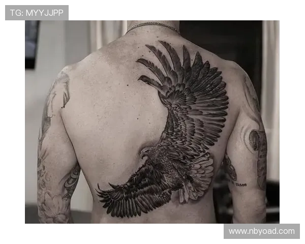 全身都是纹身的足球明星们展现个性与艺术的完美结合 全身都是纹身的足球明星们展现个性与艺术的完美结合