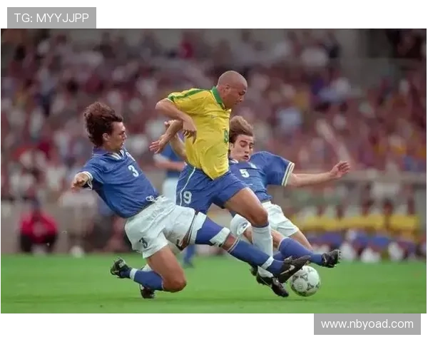 全球足球明星风采展示及精彩瞬间图片合集 全球足球明星风采展示及精彩瞬间图片合集