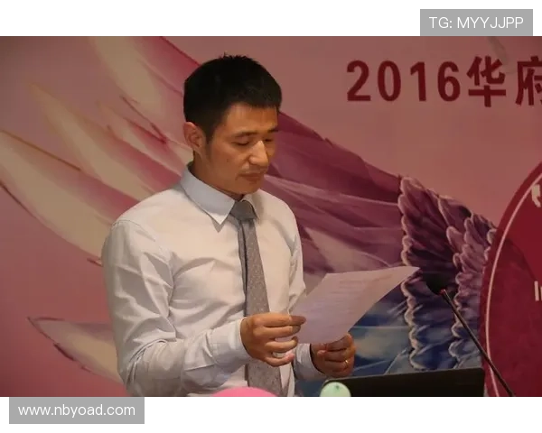 足球场上的白衣天使职业医生的双重人生与荣耀之路 足球场上的白衣天使职业医生的双重人生与荣耀之路